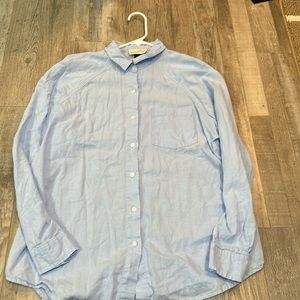 Universal Thread button down
